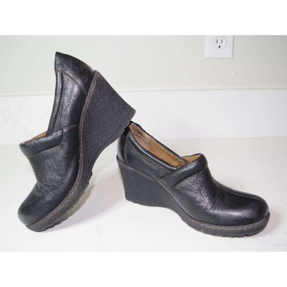b.o.c.‎ Born Concept Women's Size 7.5 Black Pebbled Leather Wedge Clogs